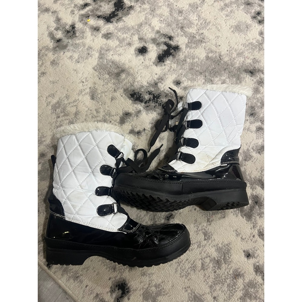 Totes Claudia White Black Quilted Patent Faux Fur Winter Snow Boots Womens 9 M